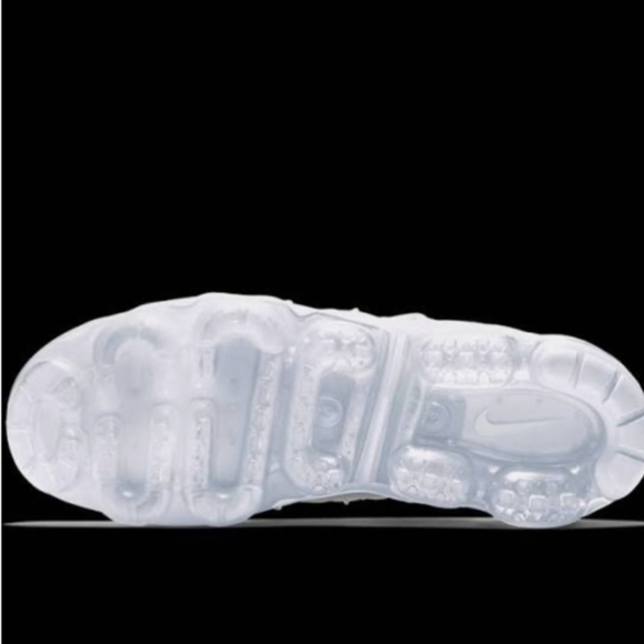 AIR VAPORMAX PLUS"Triple White - Picture 5 of 9